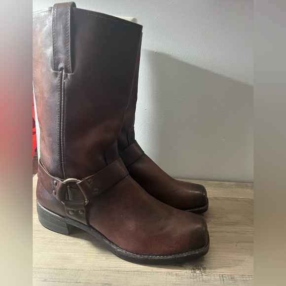 FRYE Harness 12R Men's Boots Size 10 D Dark Brown Distressed Leather New - Picture 3 of 11